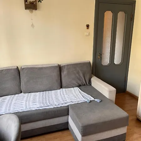 Cozy In Apartment *